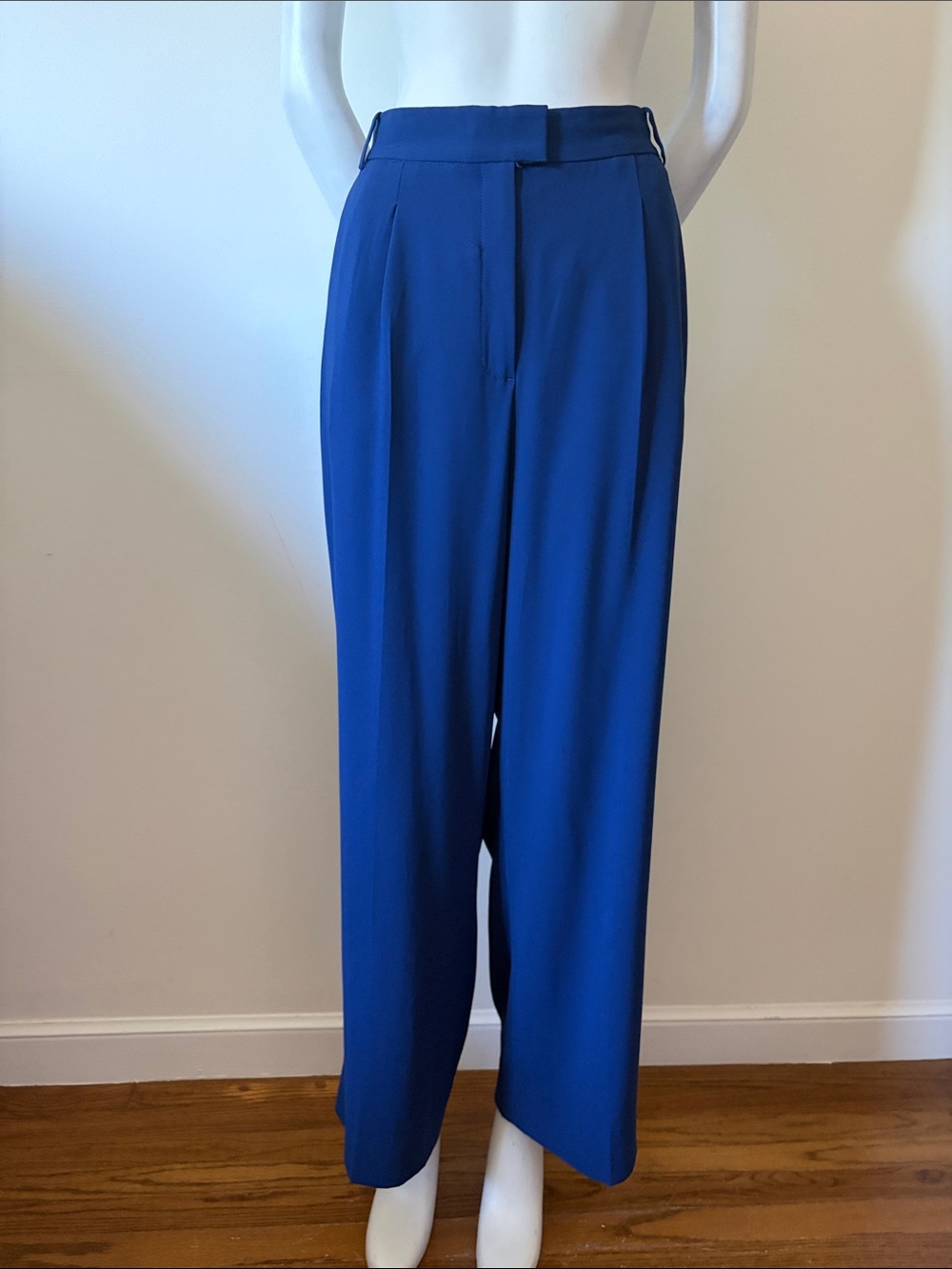 Aritzia Babaton Pleated Wide-Leg Pants in a vibrant royal Blue Size 10 - Picture 2 of 13